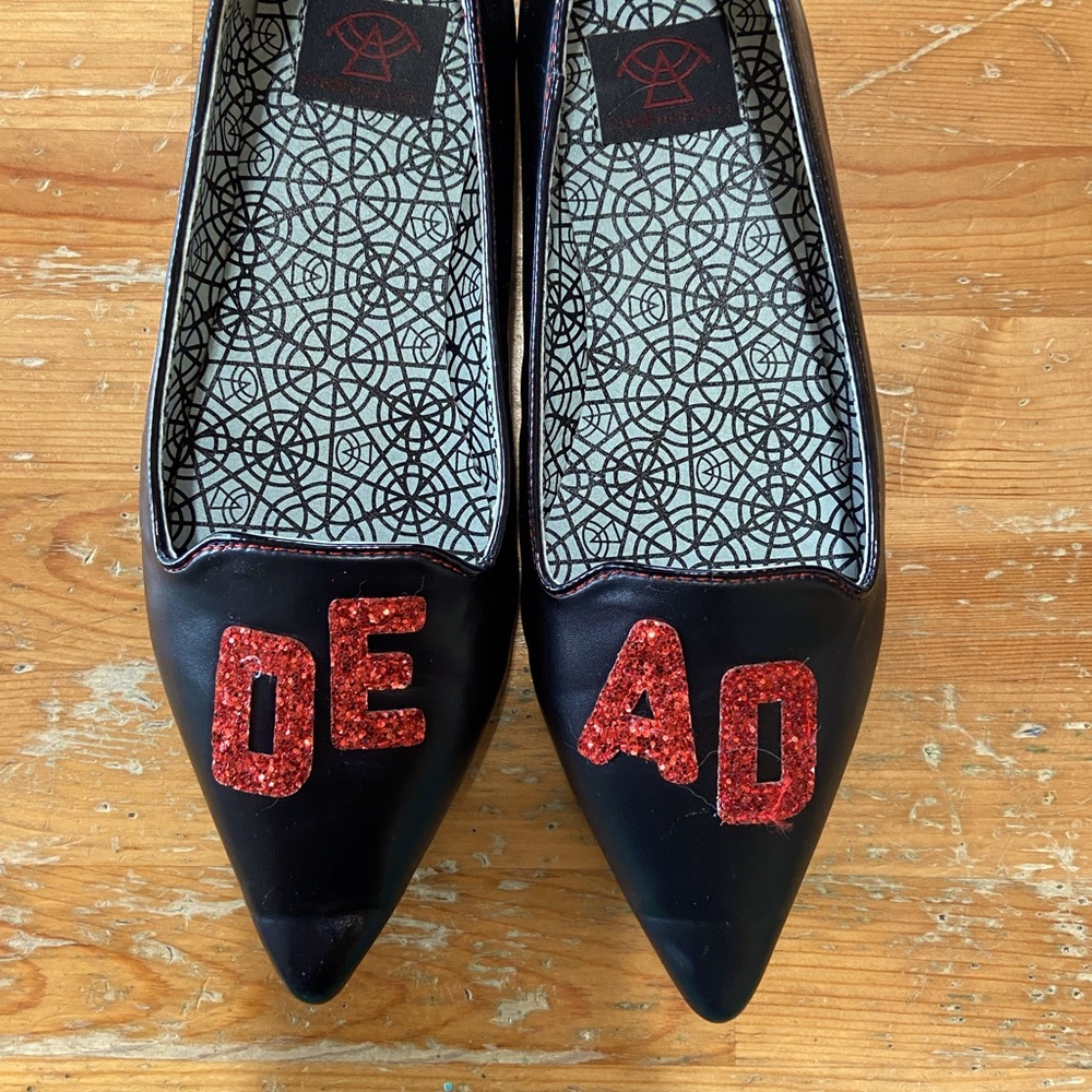 Goth Pointed Toe Flats by Strangecult